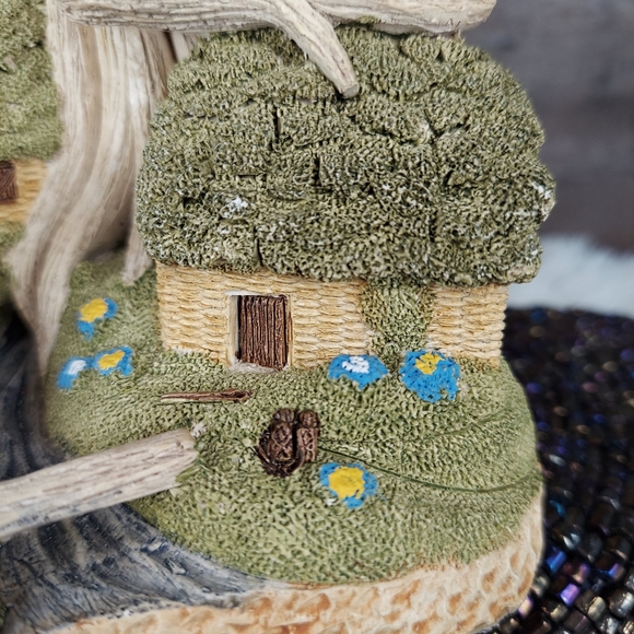 Robin Hood's Hideaway 1986 by David Winter - Picture 4 of 13